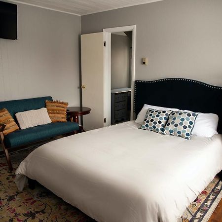 Charming French Studio Apartment Laramie Exteriör bild