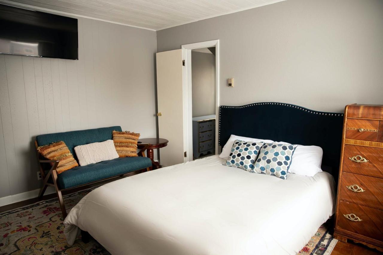 Charming French Studio Apartment Laramie Exteriör bild
