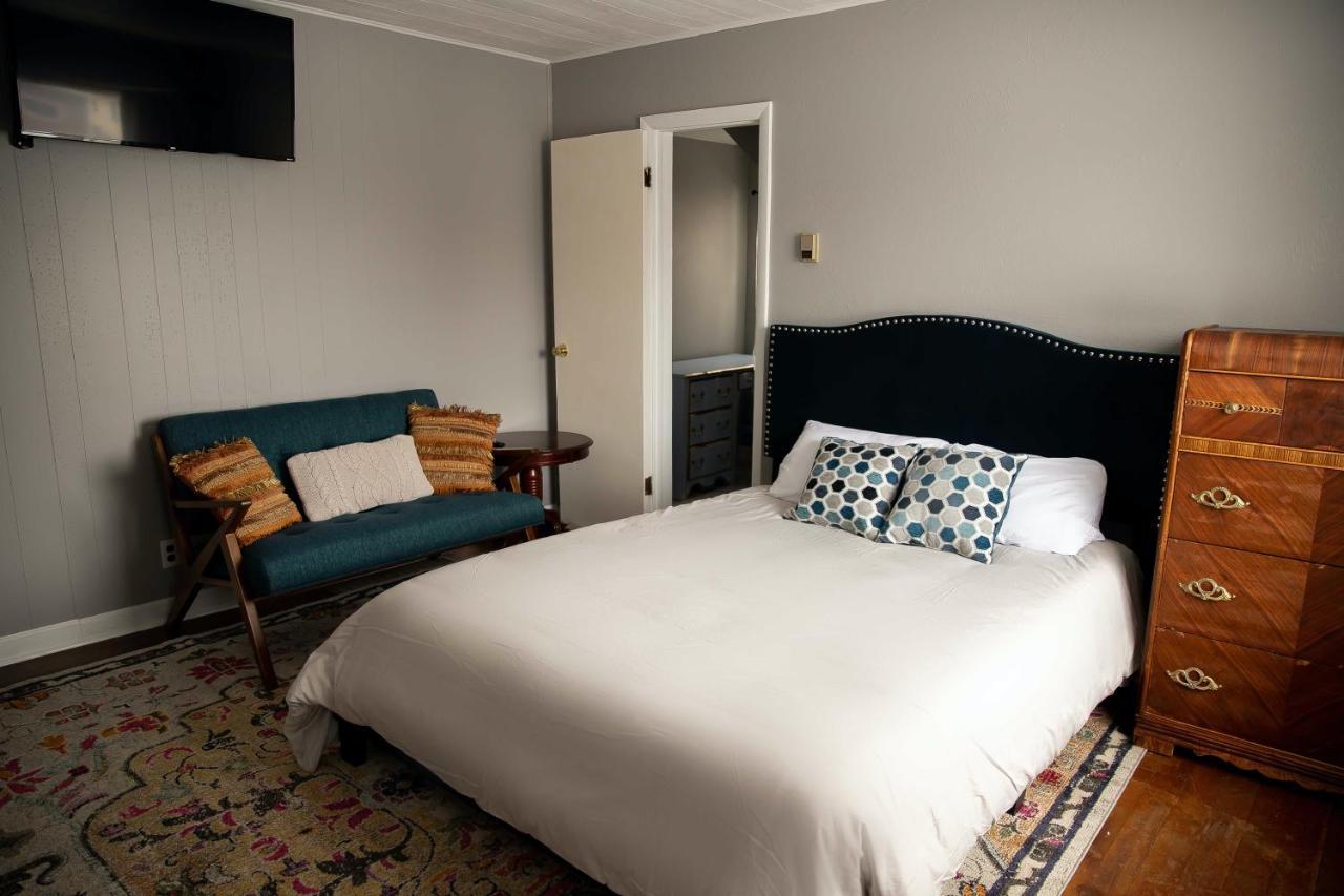 Charming French Studio Apartment Laramie Exteriör bild