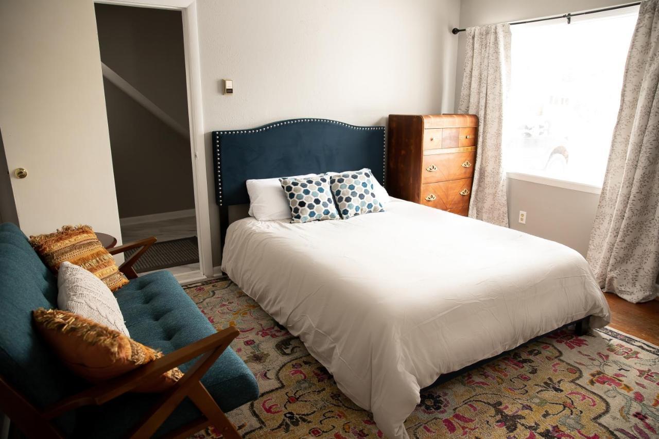 Charming French Studio Apartment Laramie Exteriör bild