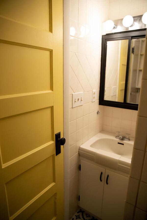 Charming French Studio Apartment Laramie Exteriör bild