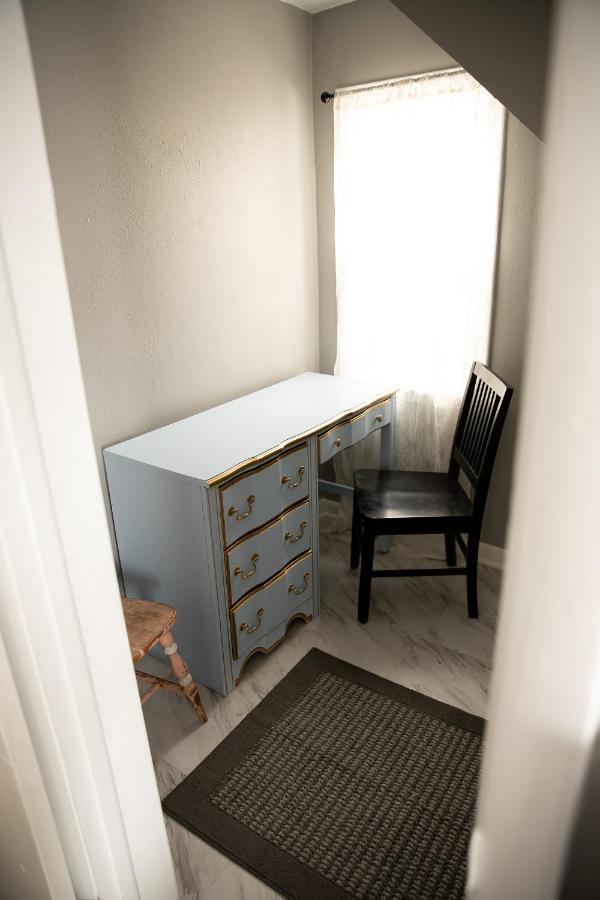 Charming French Studio Apartment Laramie Exteriör bild